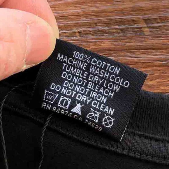 Men's Stussy Black Skull Print Tee Size: XL - Picture 4 of 6